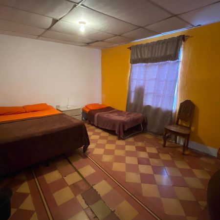 4 Grados Hostel Guatemala City Екстер'єр фото