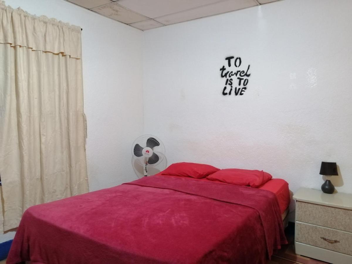 4 Grados Hostel Guatemala City Екстер'єр фото