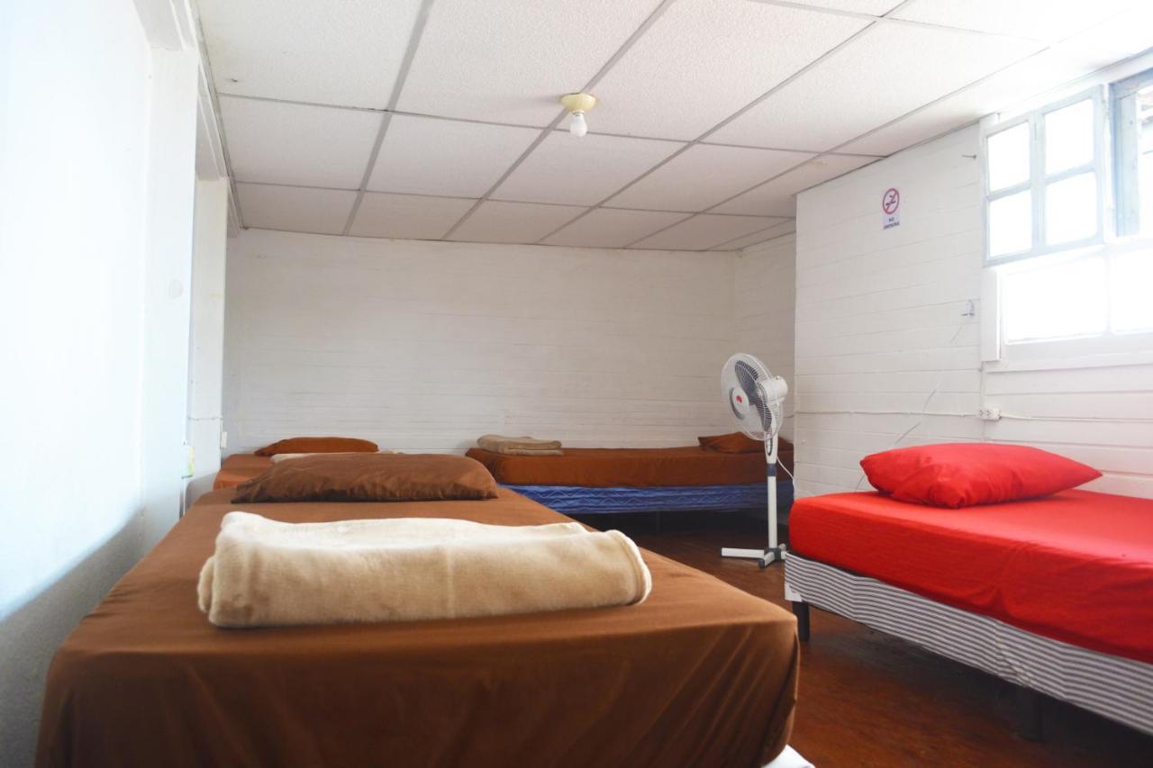 4 Grados Hostel Guatemala City Екстер'єр фото
