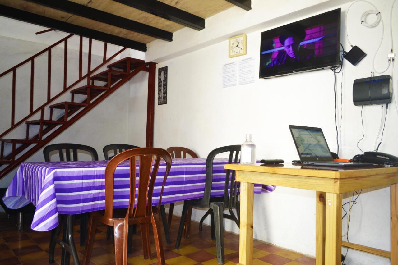 4 Grados Hostel Guatemala City Екстер'єр фото