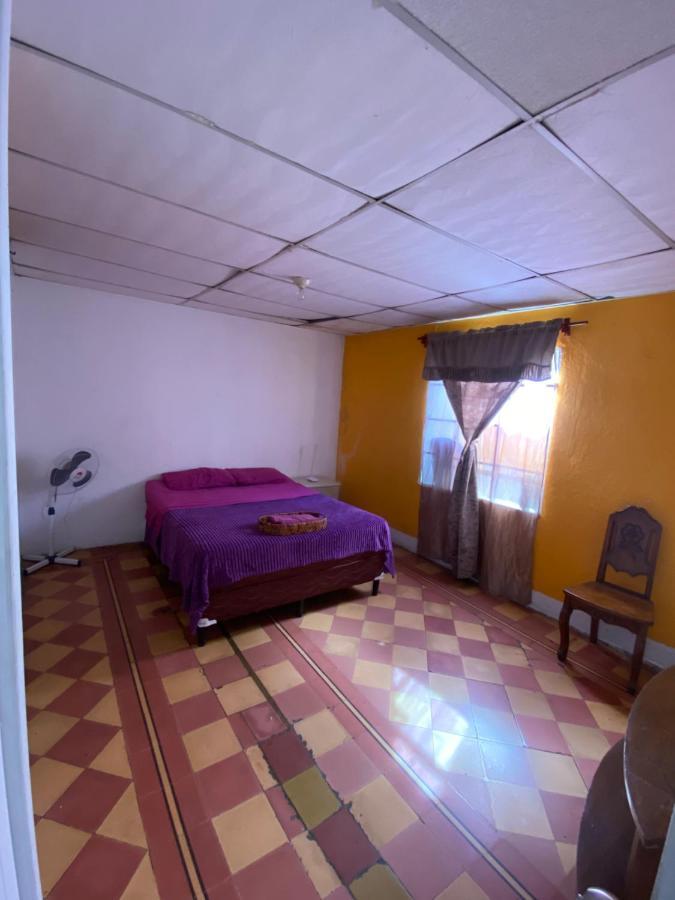 4 Grados Hostel Guatemala City Екстер'єр фото